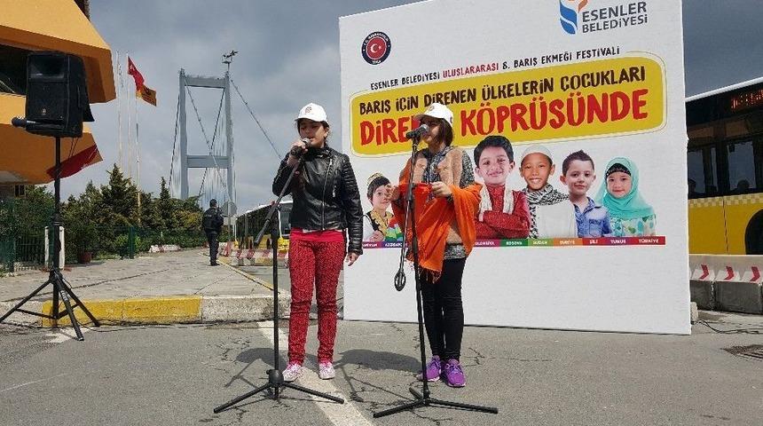 Barış İ&ccedil;in Direnen &Ccedil;ocuklar 15 Temmuz Şehitler K&ouml;pr&uuml;s&uuml;&rsquo;nde &lsquo;barış Bildirisi&rsquo; Okudu