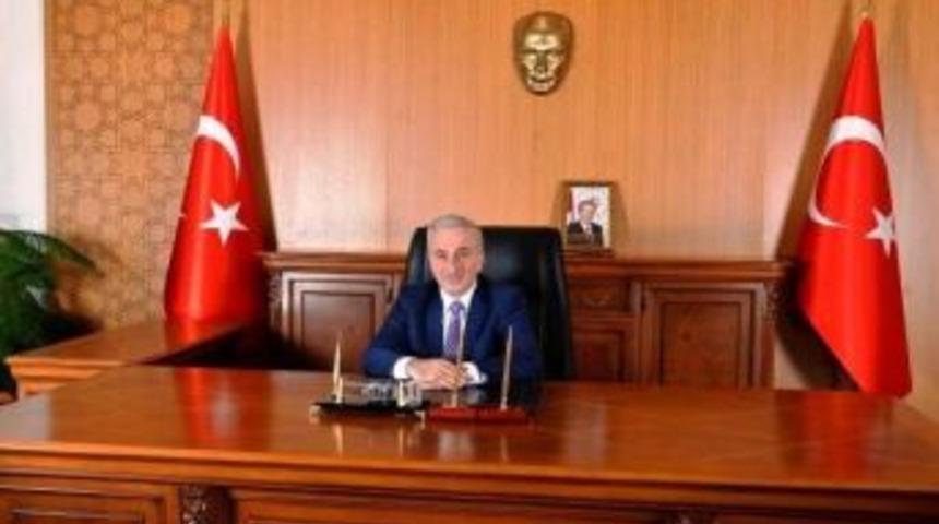 Vali Kam&ccedil;ı Halkla Buluşuyor