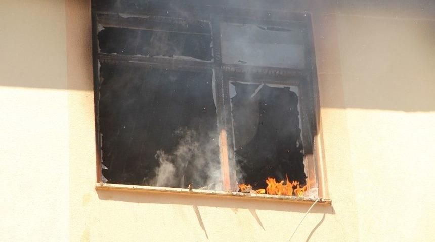 Kumluca&rsquo;da Ev Yangını