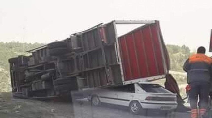 Şiddetli R&uuml;zgar Kamyon Devirdi