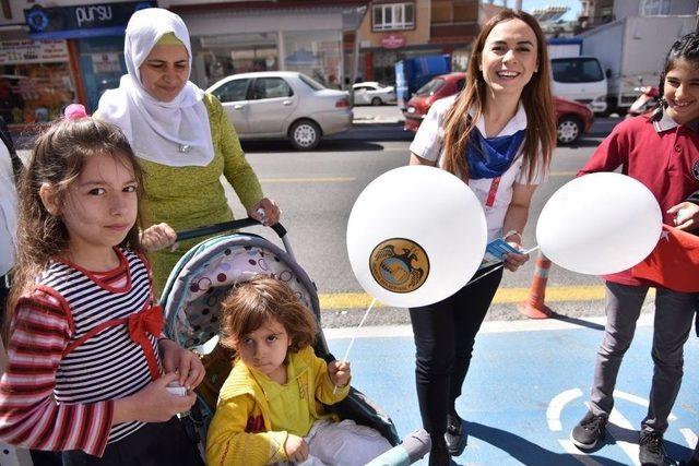 Alanya Belediyesi 23 Nisan Ulusal Egemenlik Ve Çocuk Bayramı İle Miraç Kandili’nde Limonata Ve Lokum Dağıttı