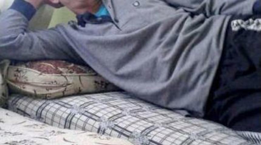 Karısını Öldürdü, Sabaha Kadar Başında Bekledi