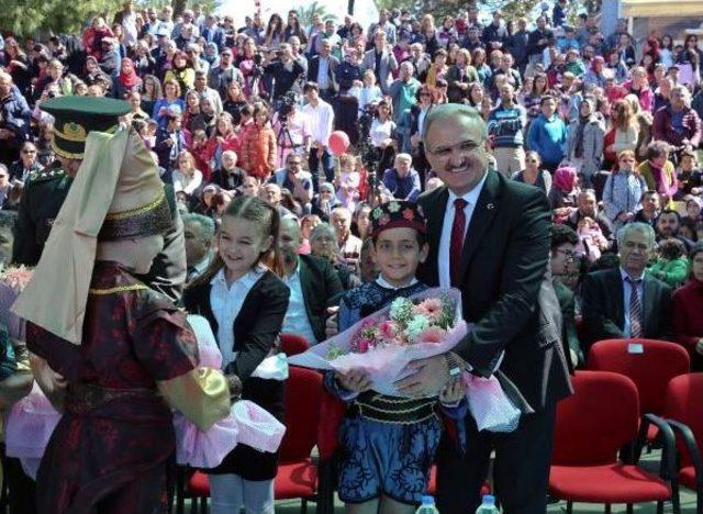 Antalya'da Coşkulu Kutlama