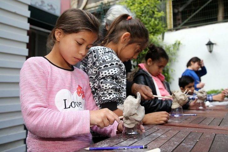 Ata’larına Karikatür Çizdiler G4