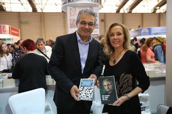 İzmir Kitap Fuarı’nda Akpınar İzdihamı G2