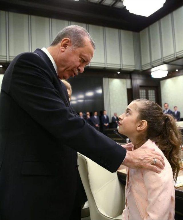 Koltuğunu Devreden Cumhurbaşkanı Erdoğan, 'partili Cumhurbaşkanı' Sorusunu Yanıtladı: Niye Olmasın? / Fotoğraflar