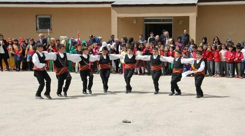 Bayburt&rsquo;ta 23 Nisan Coşkusu