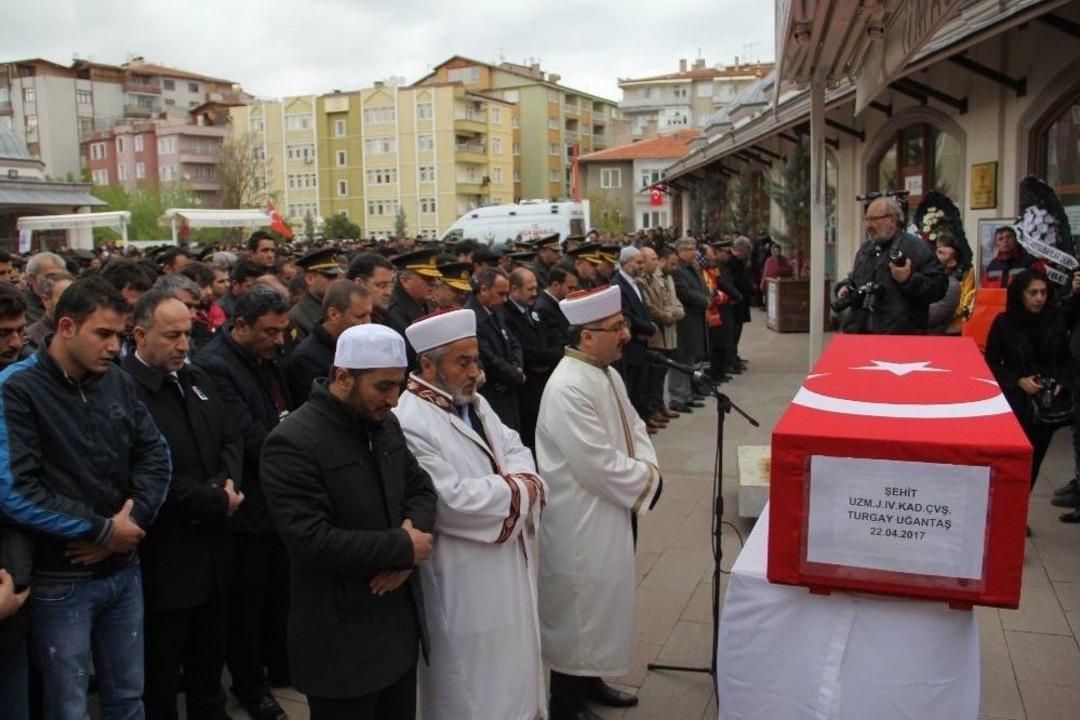 Şehit Uzman &Ccedil;avuşu Son Yolculuğuna Binlerce Kişi Uğurladı