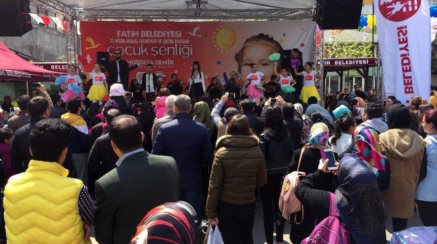 23 Nisan Fatih&rsquo;te Coşkuyla Kutlandı