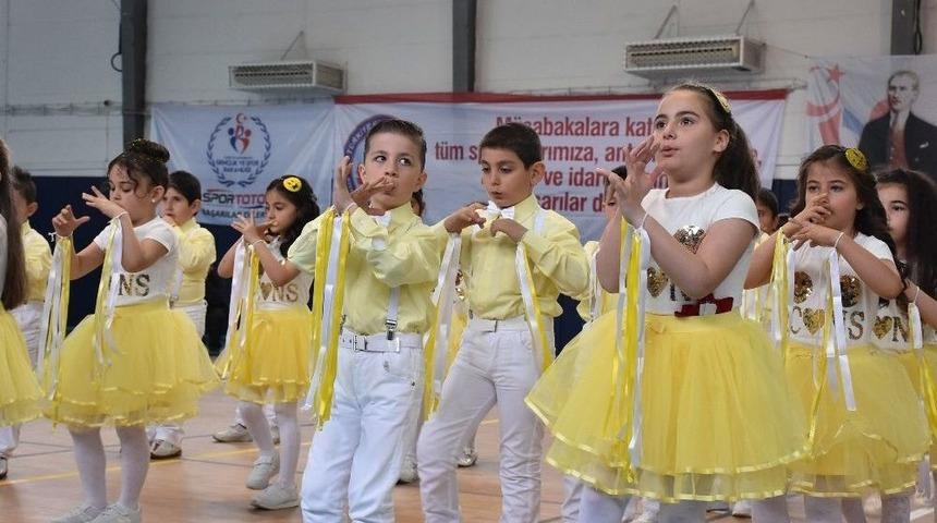 Kar Yağışı 23 Nisan Coşkusunu Kızılcahamam&rsquo;da S&ouml;nd&uuml;remedi