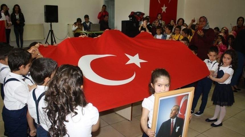 U&ccedil;hisar&rsquo;da, 23 Nisan Ulusal Egemenlik Ve &Ccedil;ocuk Bayramı Coşkuyla Kutlandı