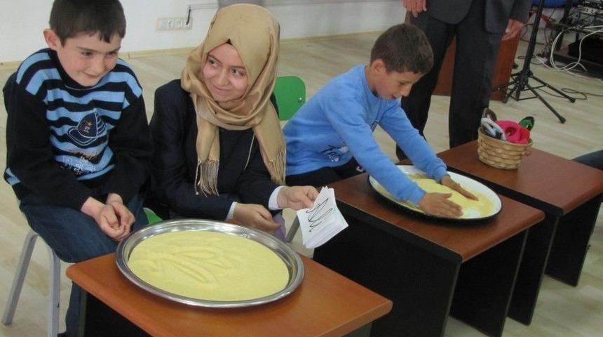 &Ouml;zel Alt Sınıf &Ouml;ğrencilerinin G&ouml;sterisi B&uuml;y&uuml;k Beğeni Topladı