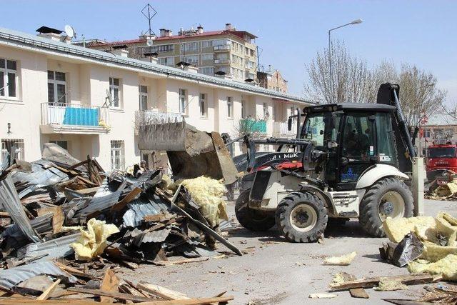 Sivas’ta Rüzgarın Yol Açtığı Hasar Tespit Çalışmaları Başladı