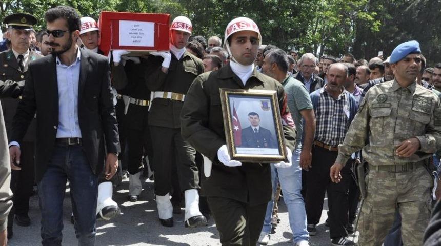 Hataylı Şehit Uzman &Ccedil;avuş Son Yolculuğuna Uğurlandı