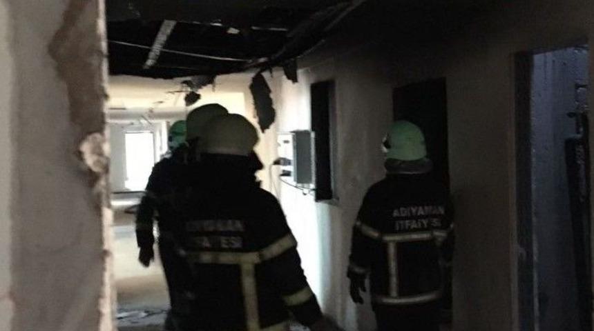 Otel İnşaatında &Ccedil;ıkan Yangın Paniğe Neden Oldu