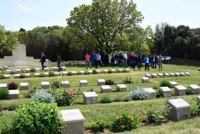 Türk Ve Anzak Torunları Bir Kez Daha Atalarının Huzurunda