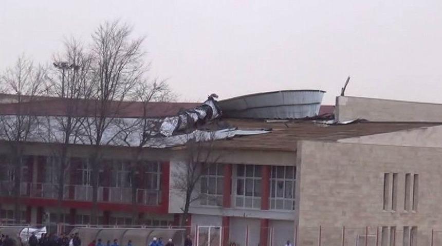 Futbolcular &Ouml;l&uuml;mden D&ouml;nd&uuml;