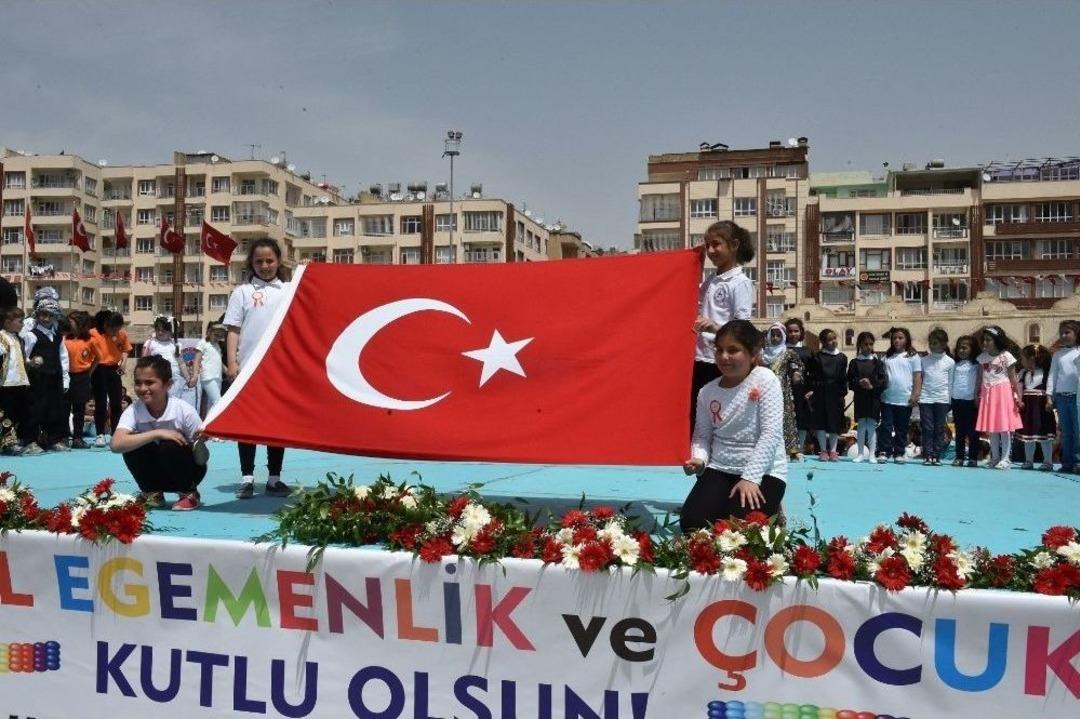 &Ccedil;ocukların Bayramı &Ccedil;ocukların Oyunlarıyla Renklendi