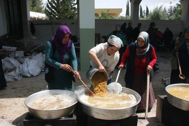 Elbeyli’de 10 Bin Kişiye Yemek Dağıtıldı