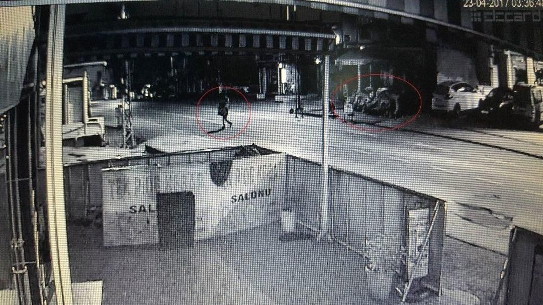 Domates Hırsızları G&uuml;venlik Kamerasına Yakalandı