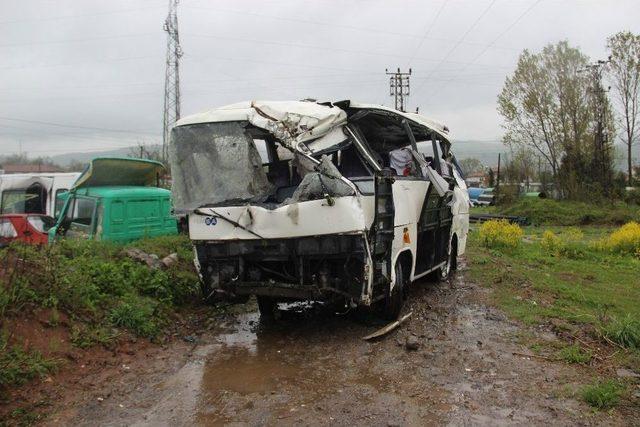 10 Kişiye Mezar Olan Midibüs Otoparka Çekildi