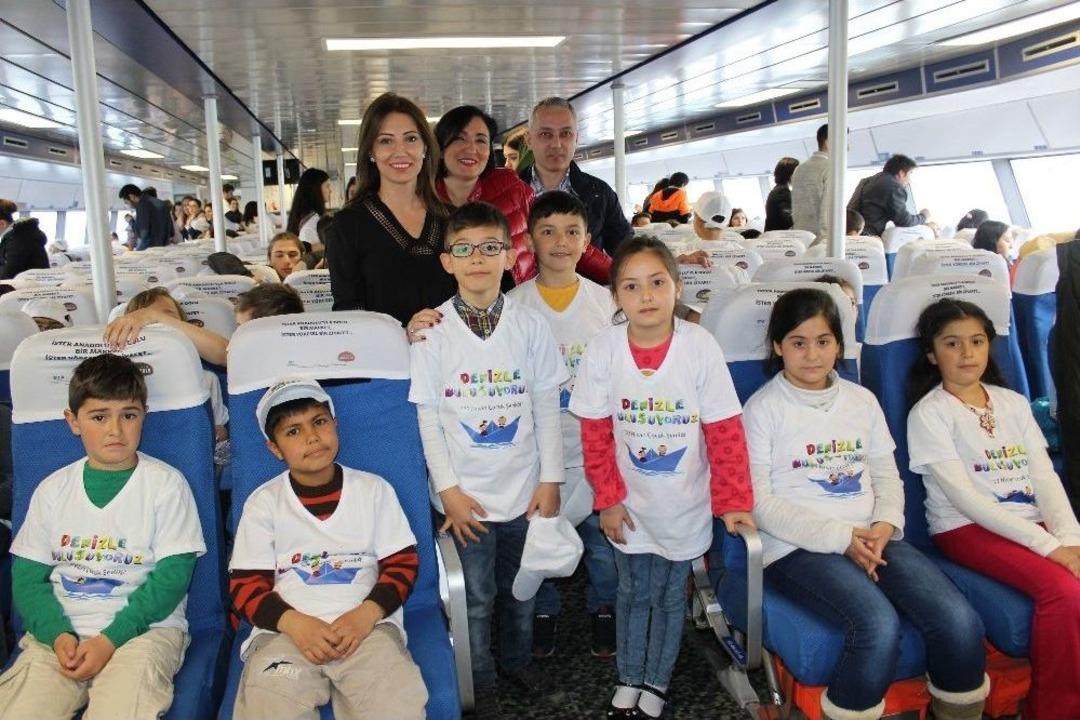 İstanbullu &Ccedil;ocuklar &Ccedil;ifte Bayram Yaşadı