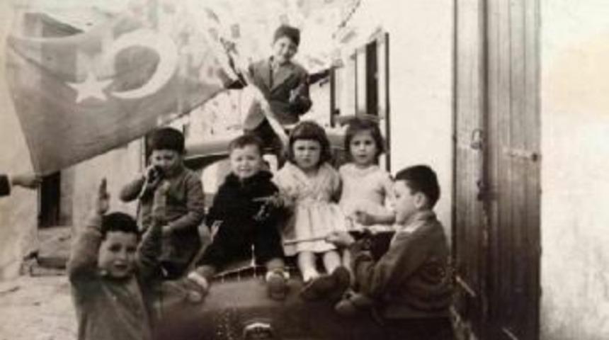 Yıl 1950...kktc'de &Ccedil;ocukların 23 Nisan Coşkusu