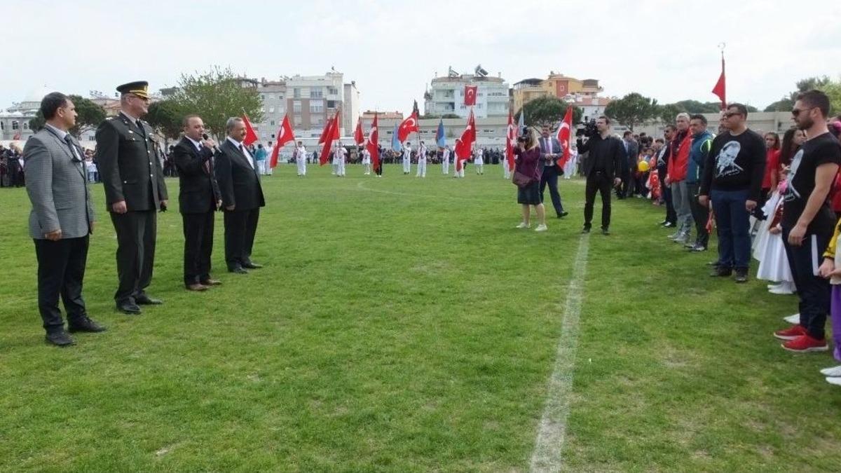 Burhaniye&rsquo; De 23 Nisan Coşkusu