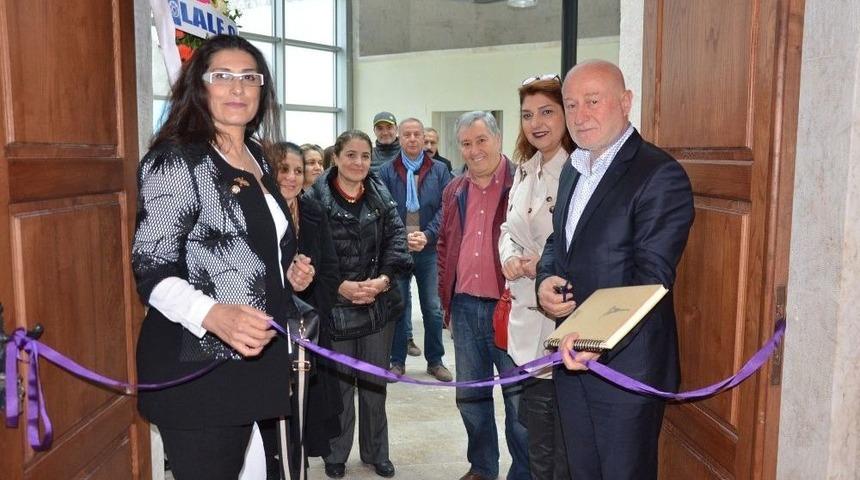 Ev Hanımı, 6. Kişisel Sergisini A&ccedil;tı