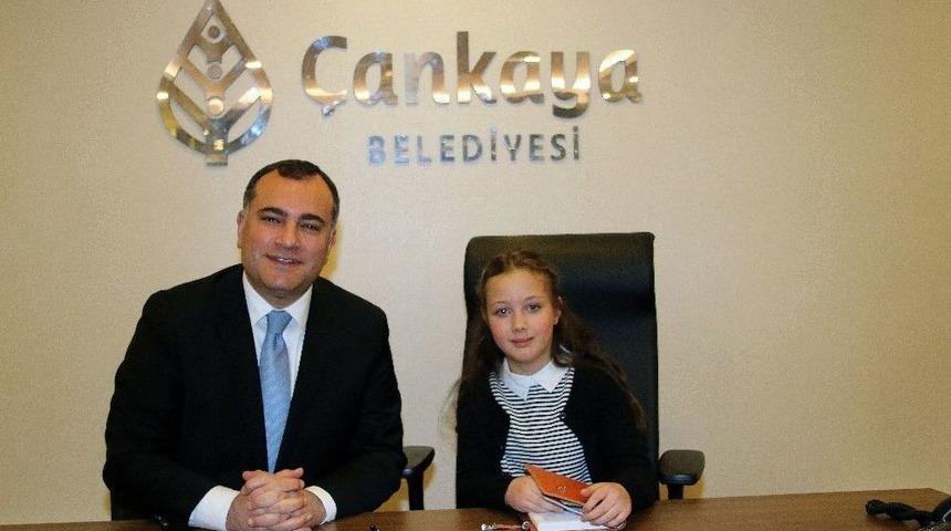 Başkan Taşdelen, Makamını Ayşe Ceren Akbaş&rsquo;a Devretti