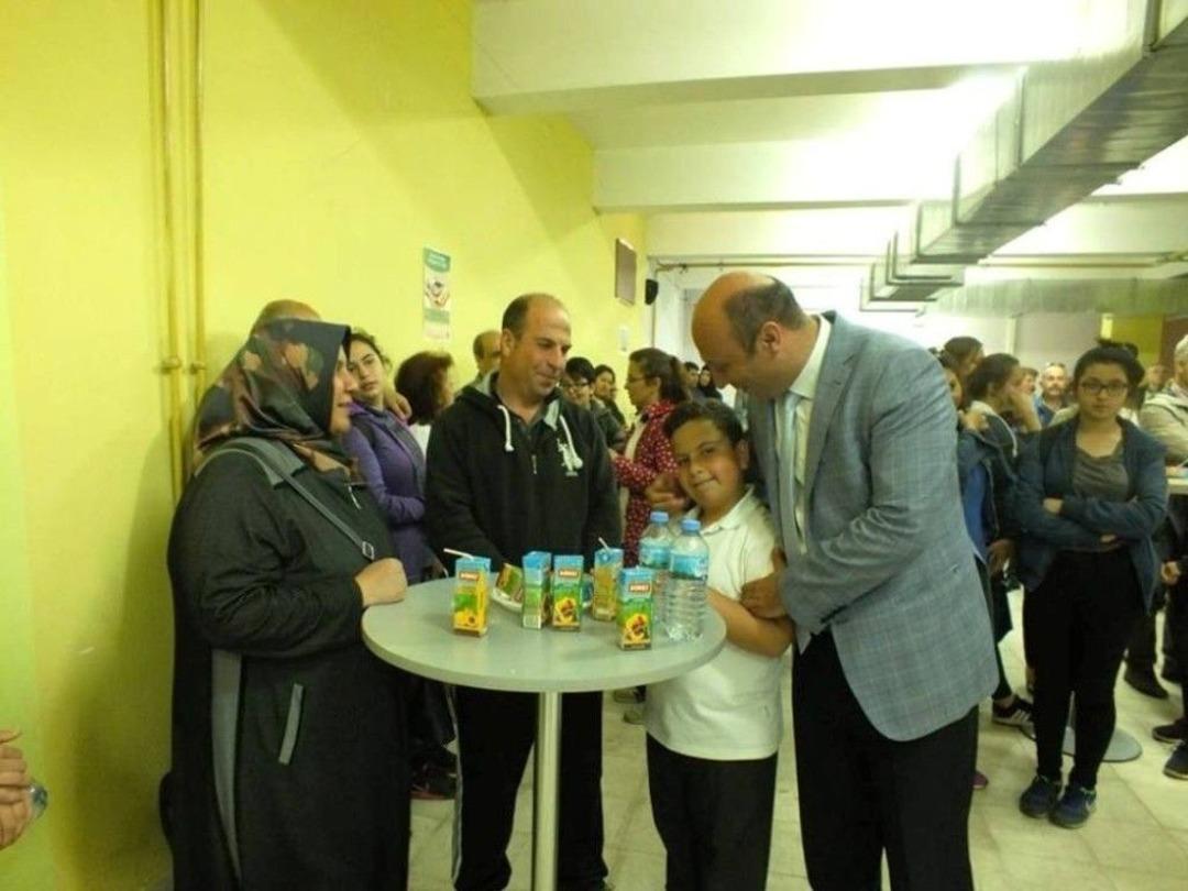 Ayvalık Mehmet Akif Ersoy Ortaokulu&rsquo;ndan Gurur &Ccedil;ayı