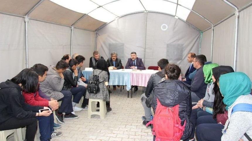 Seydişehir Kitap G&uuml;nlerinde Yazarlardan S&ouml;yleşi