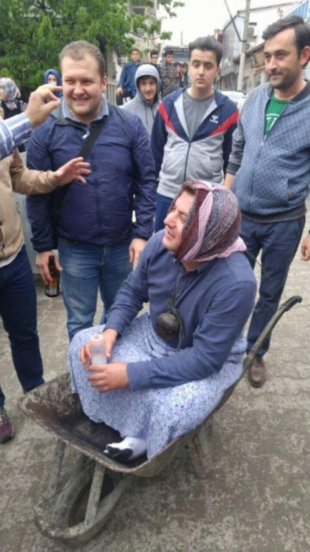 Damat Ultra Maraton Finiş &Ccedil;izgisini El Arabası &Uuml;zerinde Ge&ccedil;ti