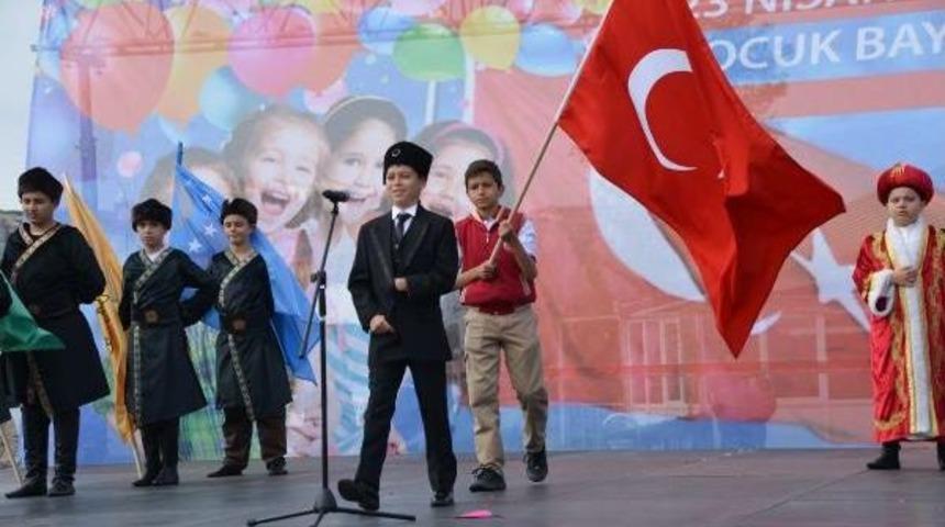 Bandırma&rsquo;Daki 23 Nisan G&ouml;sterisinde 'vahdettin' Tartışması