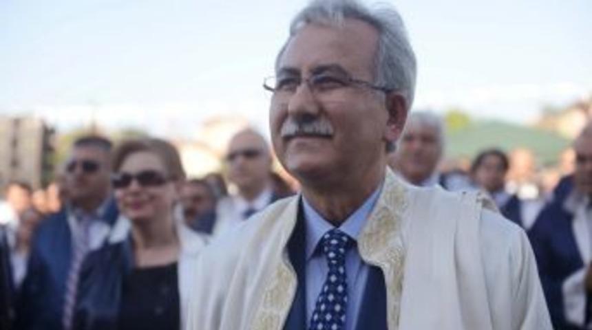 Kurucu Rekt&ouml;r Kaplan&rsquo;dan Veda Mesajı