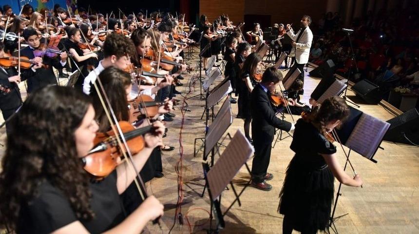 Kepez&rsquo;de 200 &Ccedil;ocuktan M&uuml;zikli 23 Nisan Kutlaması