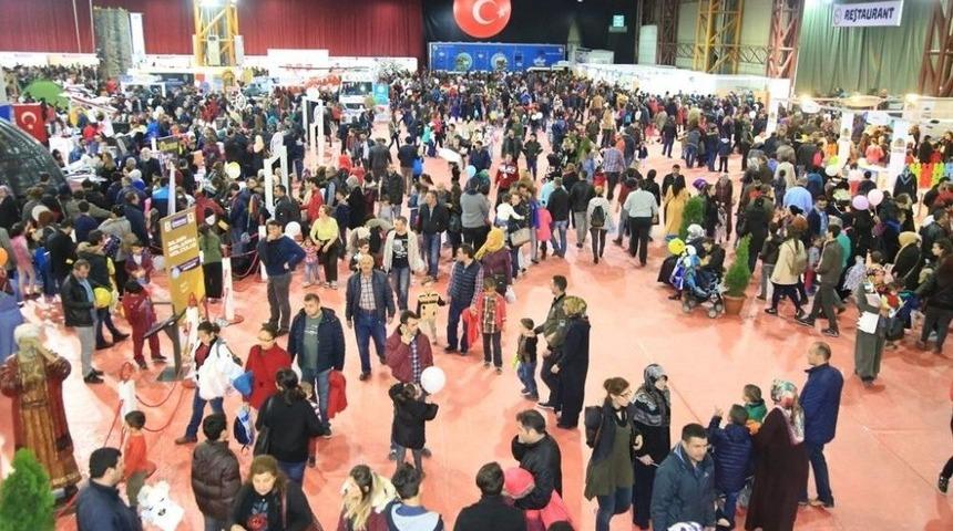 Kocaeli 23 Nisanı B&uuml;y&uuml;k Bir Coşkuyla Kutladı