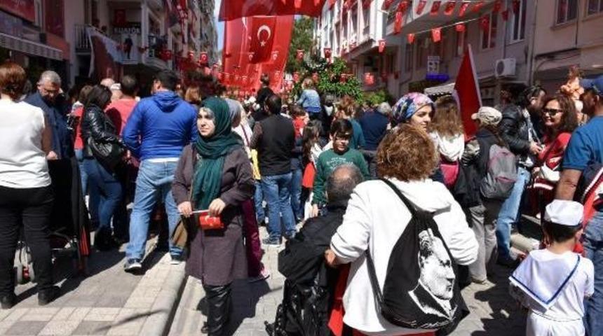 Marmaris'te 23 Nisan Kutlamaları 105 Sokağa Taştı