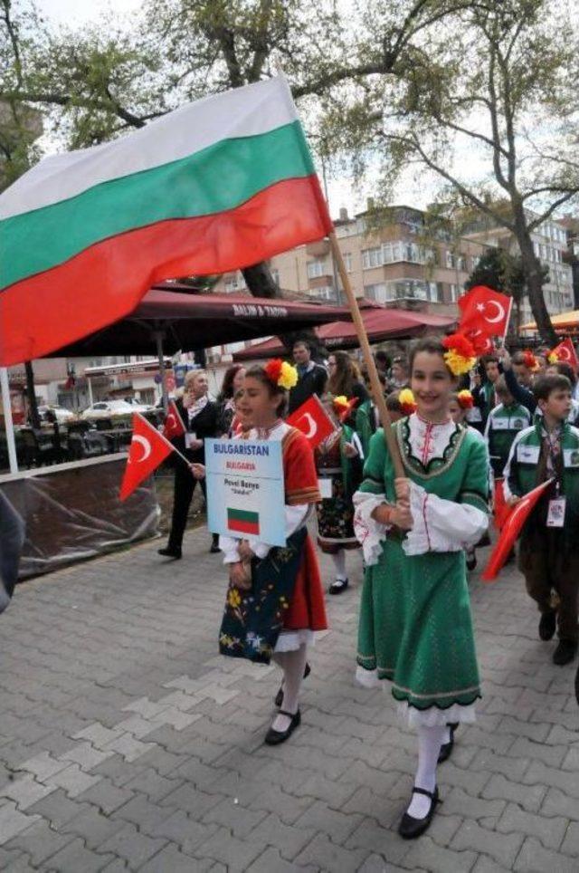 Yalova’Da Uluslararası Çocuk Halk Dansları Festivali