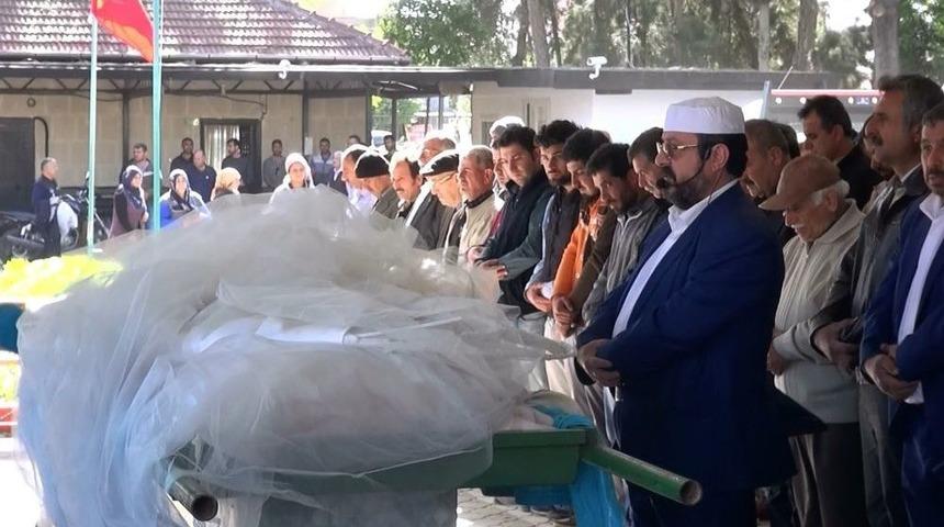 Fırtına Kurbanı Gen&ccedil; Kız Gelinliğiyle Uğurlandı