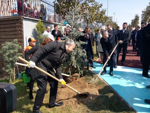 Pendik’te Türk- Macar Dostluk Parkı Açıldı