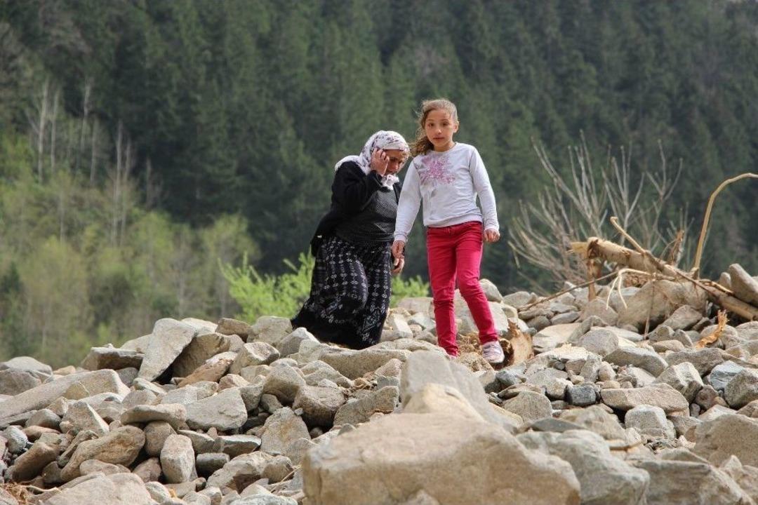 Trabzon&rsquo;da Hes Bağlantı Borusu Patladı