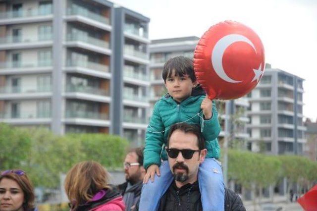 Bursa'da Coşkulu 23 Nisan Yürüyüşü