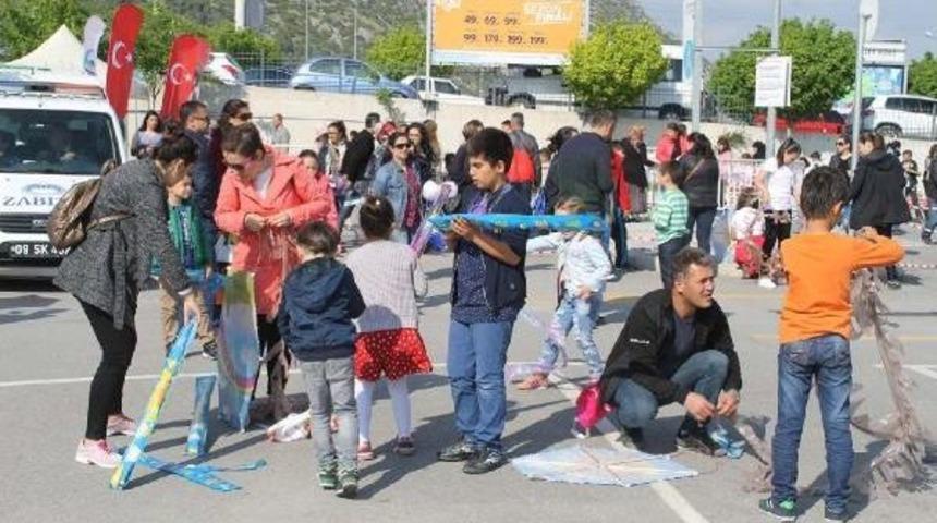 S&ouml;ke'de U&ccedil;urtma Şenliği