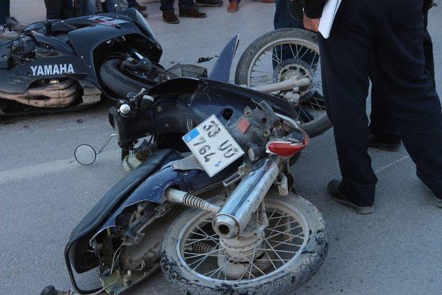 Mut’ta 2 Ayrı Trafik Kazasında 11 Yaralı