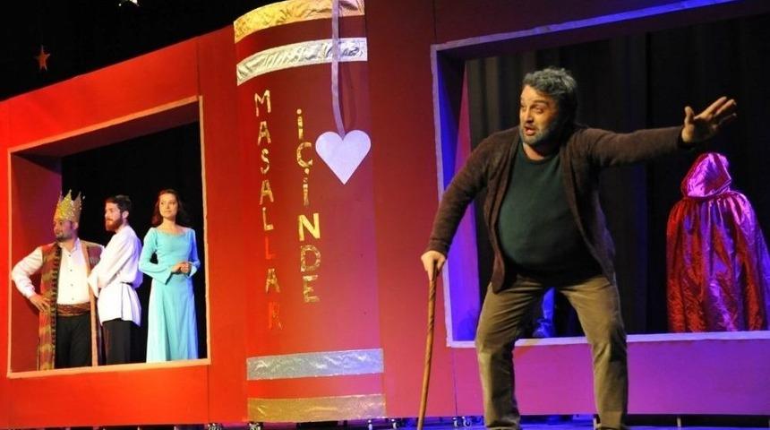 Minikler Be&uuml;&rsquo;de 23 Nisan&rsquo;ı Coşkuyla Kutladı