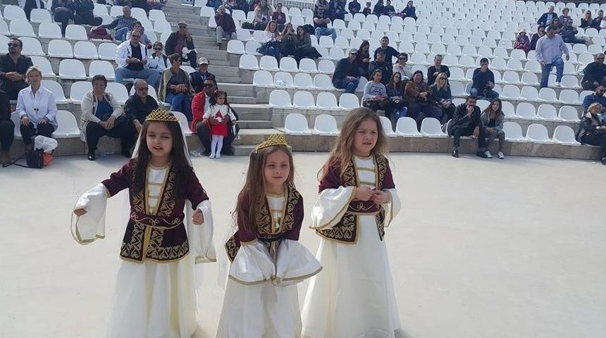 &Ccedil;er&ccedil;ioğlu, Kuşadası&rsquo;nda &Ccedil;ocuk Şenliği&rsquo;ne Katıldı