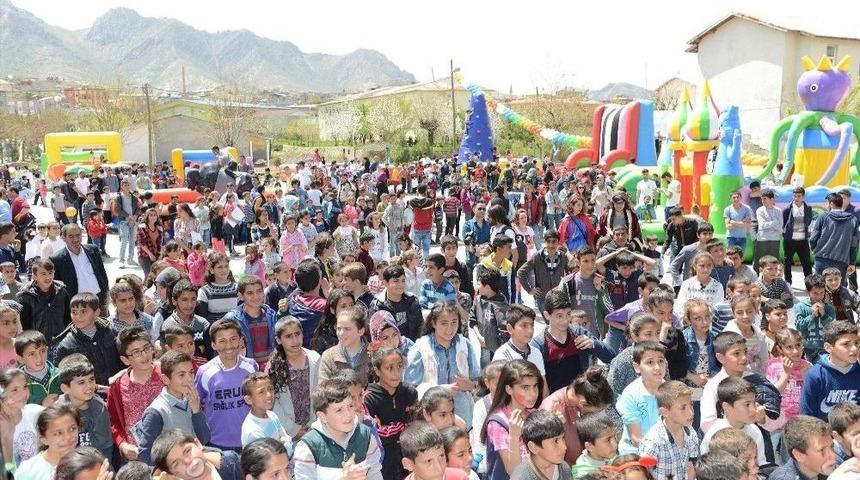 Eruh&rsquo;a Bayram Geldi