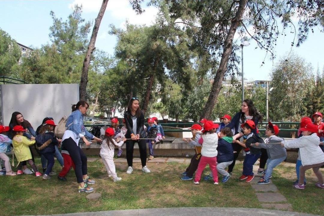 &Ccedil;ocuklar Oyunlarla Tanıştı