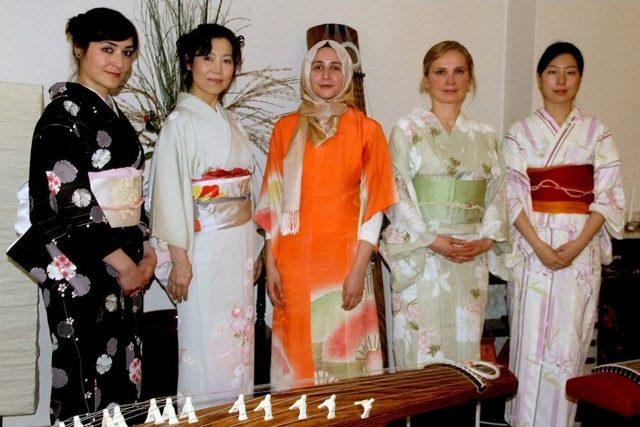 (özel Haber) -japon Koto’sundan ‘katibim’ Melodileri Yükseldi